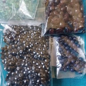 Misc. Semi-precious Stones photo doesn't show true color